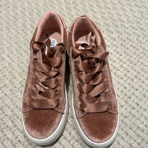 Steve Madden Birdie-V Sneakers